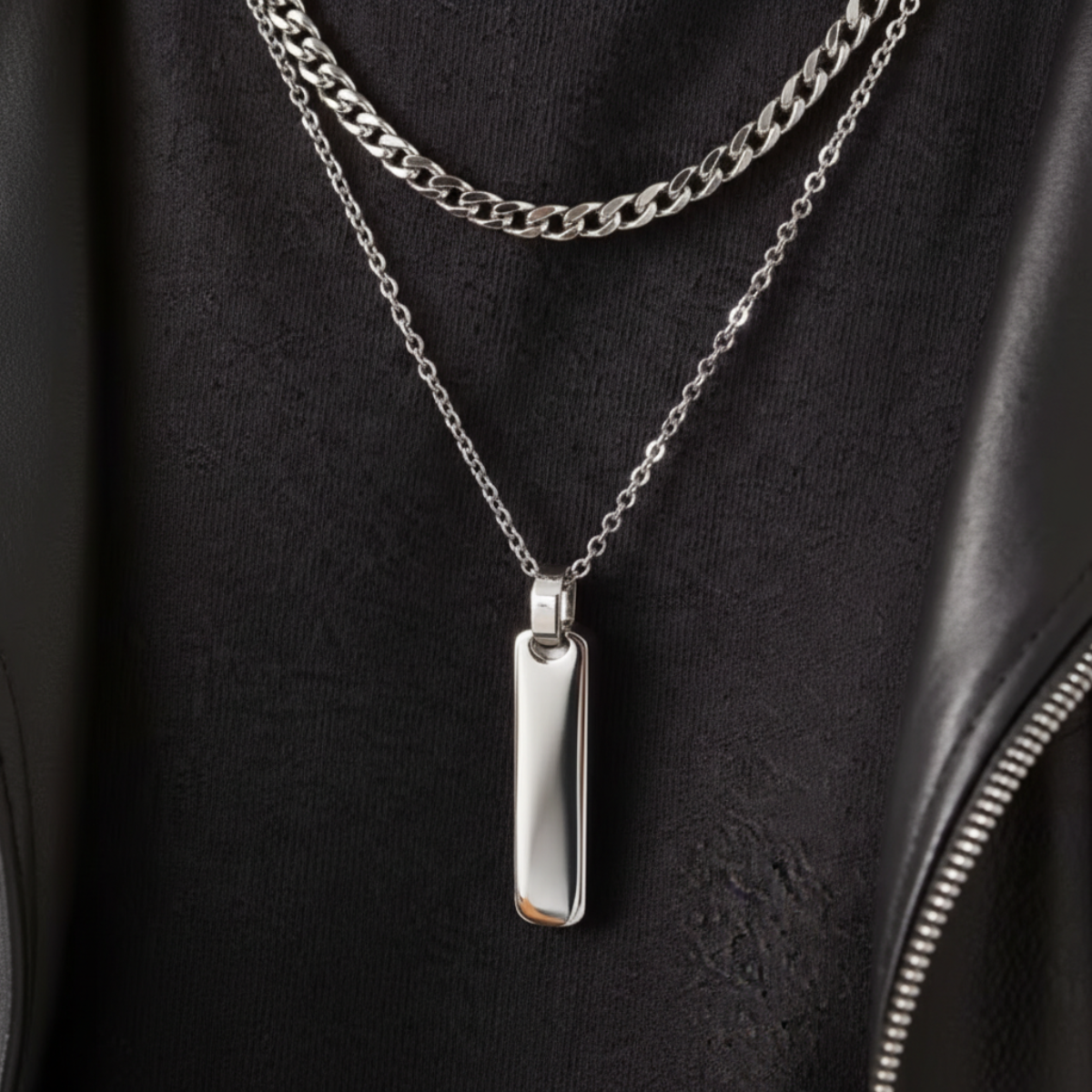 VELTOR BAR PENDANT NECKLACE